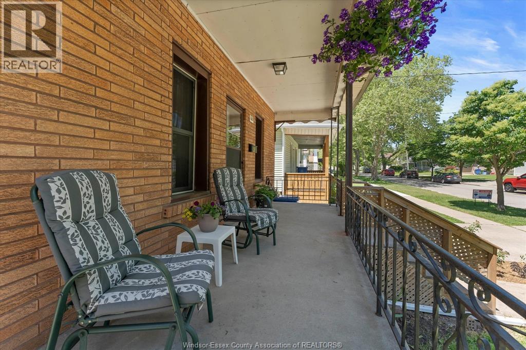 663 Brock Street Property Photo 6