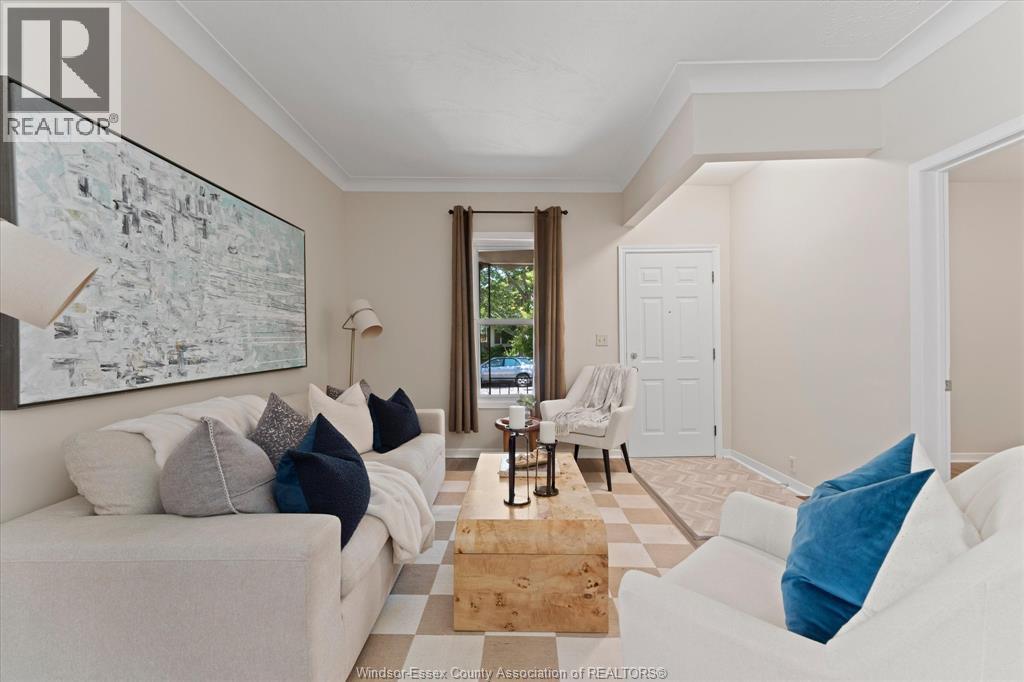 663 Brock Street Property Photo 10
