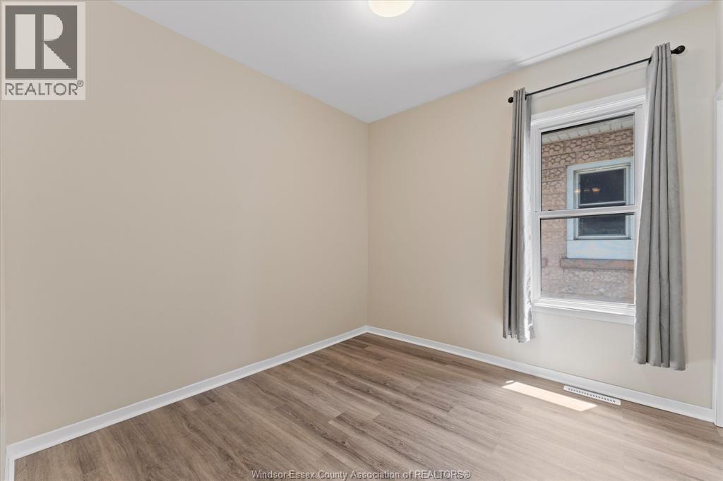 663 Brock Street Property Photo 23