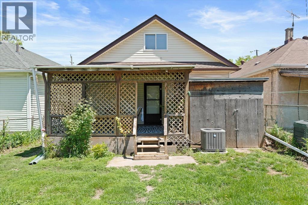 663 Brock Street Property Photo 33