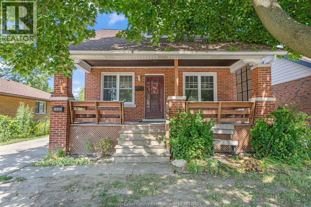 1356 Pillette Property Photo 2