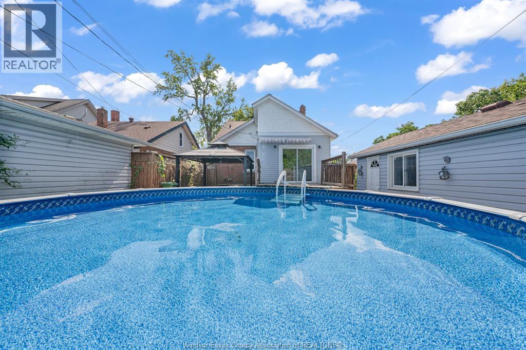 1356 Pillette Property Photo 11
