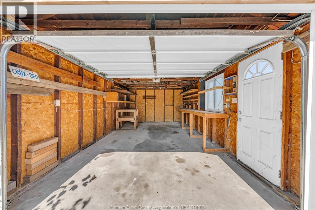1356 Pillette Property Photo 14