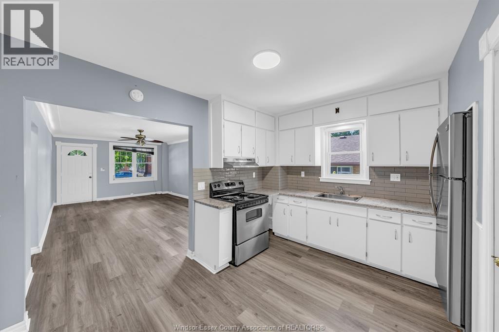 1356 Pillette Property Photo 19