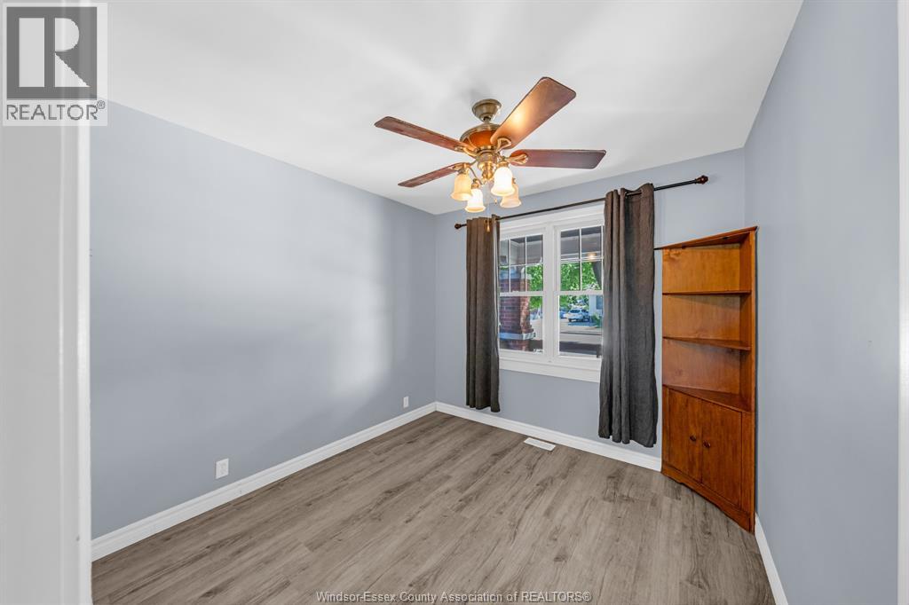 1356 Pillette Property Photo 21