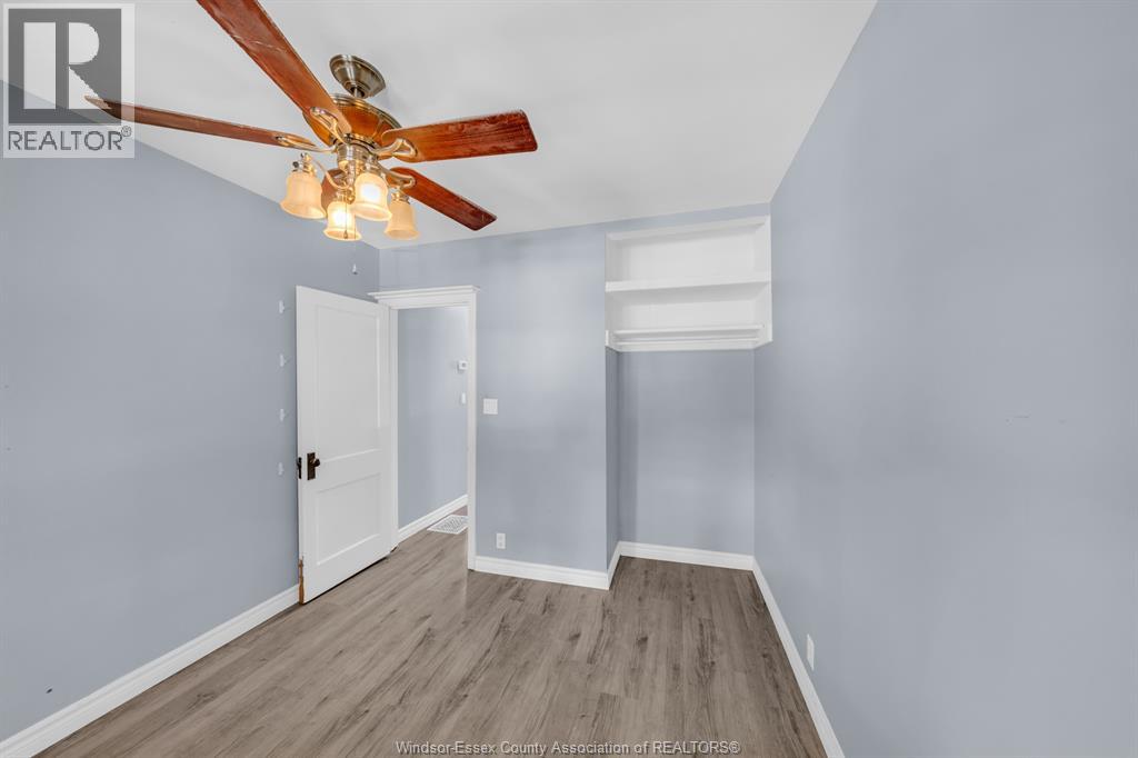 1356 Pillette Property Photo 22