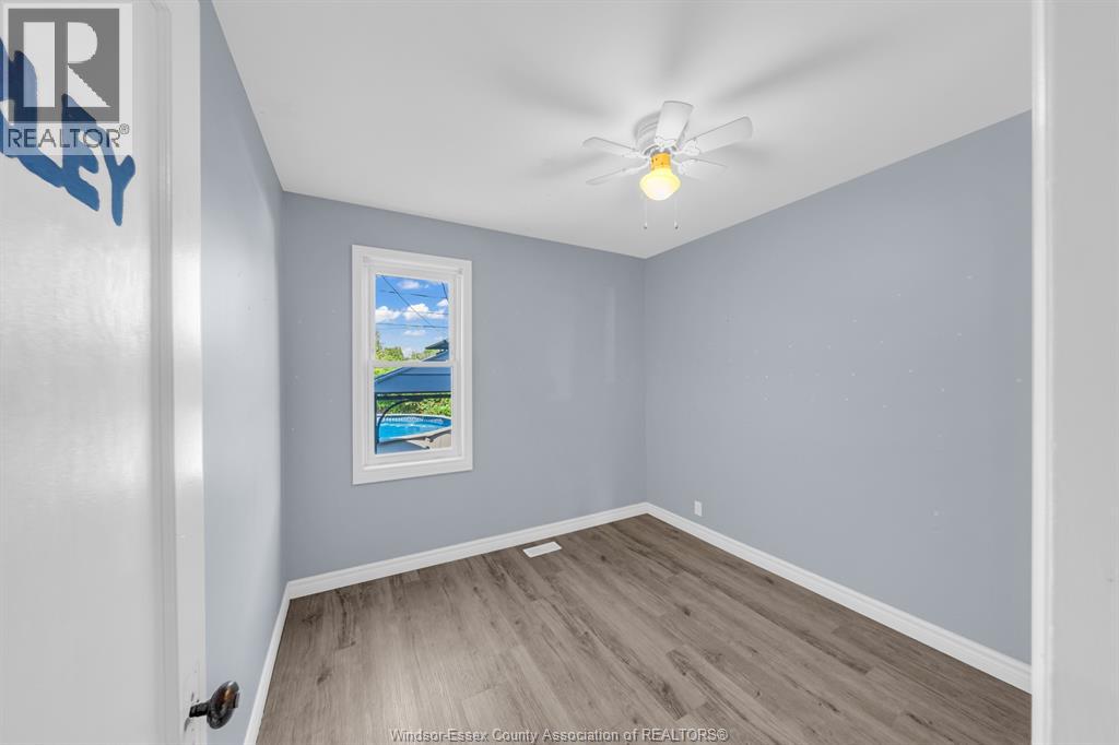 1356 Pillette Property Photo 25