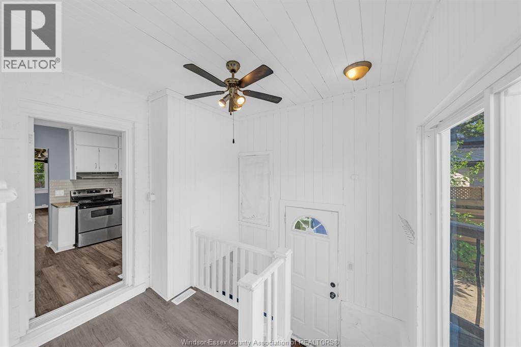 1356 Pillette Property Photo 28
