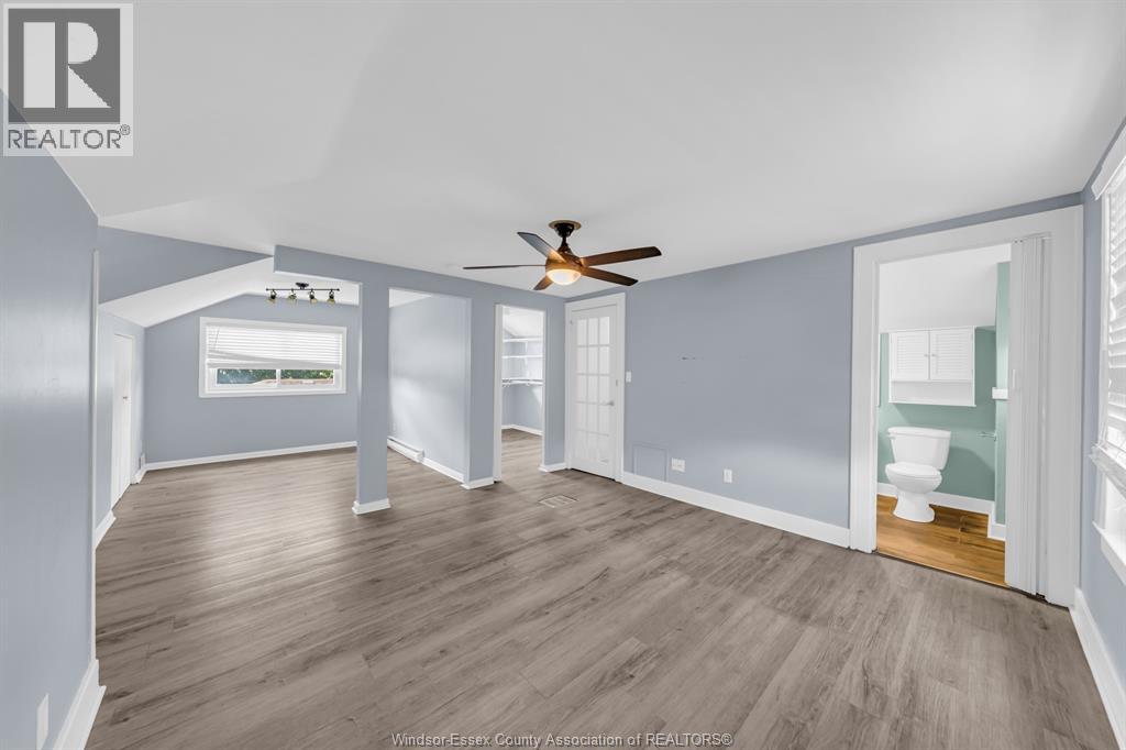 1356 Pillette Property Photo 33