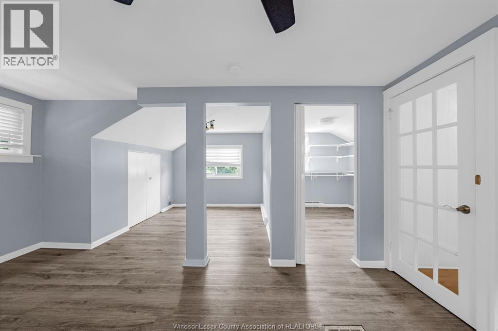 1356 Pillette Property Photo 34