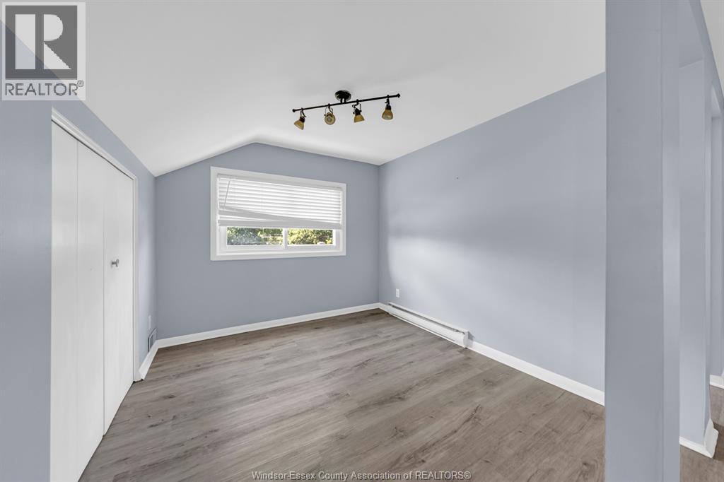 1356 Pillette Property Photo 35