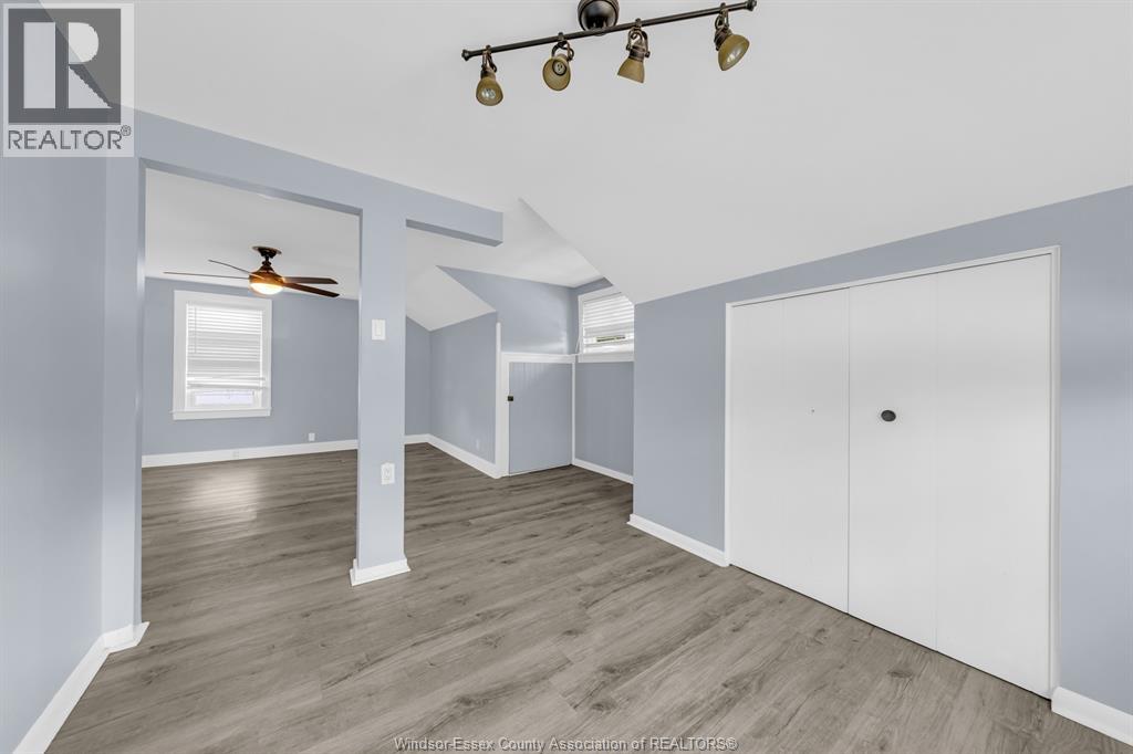 1356 Pillette Property Photo 37
