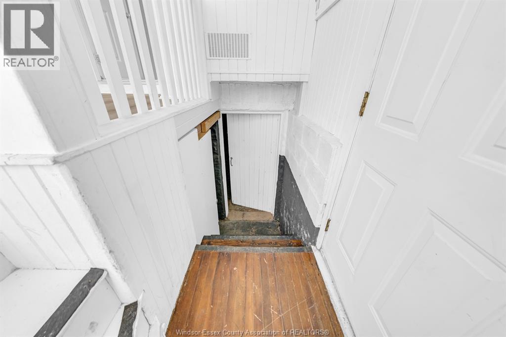 1356 Pillette Property Photo 42