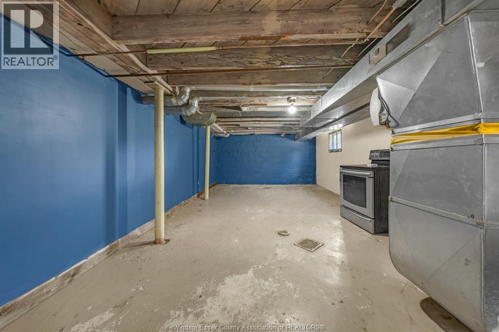 1356 Pillette Property Photo 44
