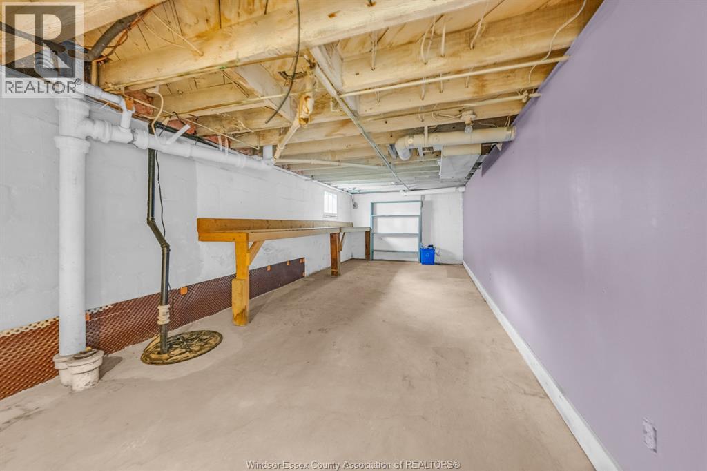1356 Pillette Property Photo 46