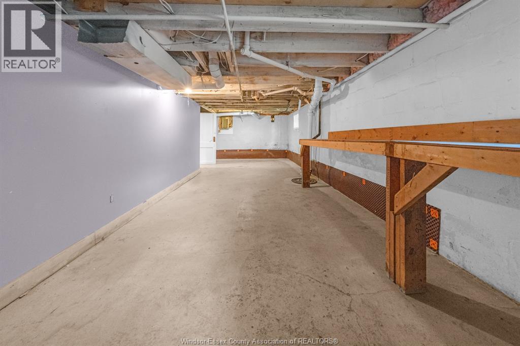 1356 Pillette Property Photo 48