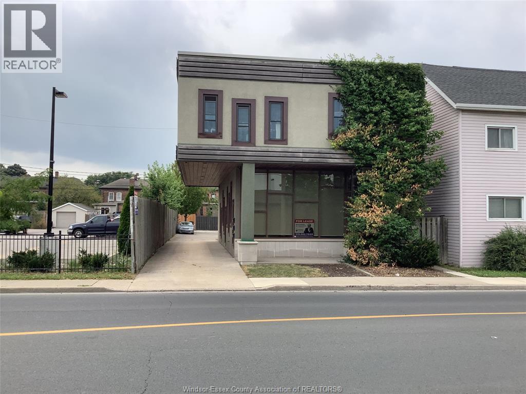 821 WALKER ROAD Property Photo 1