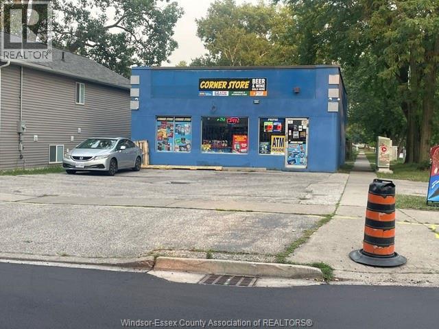 400 Chippawa Street Property Photo 2
