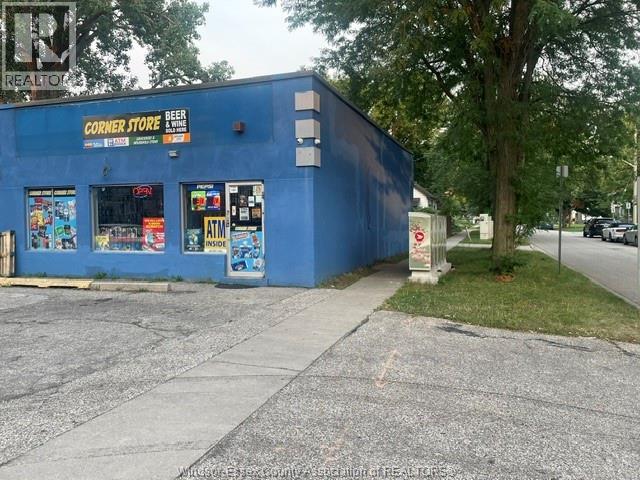 400 Chippawa Street Property Photo 4