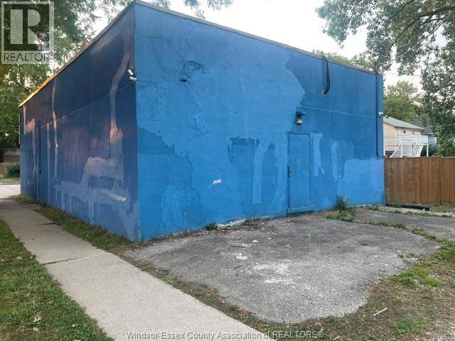 400 Chippawa Street Property Photo 5