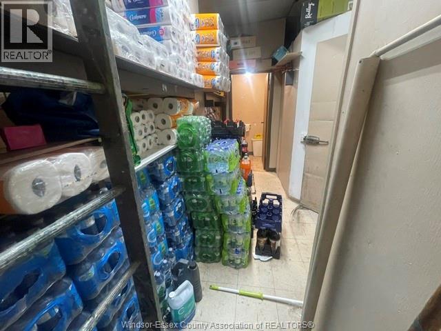 400 Chippawa Street Property Photo 17