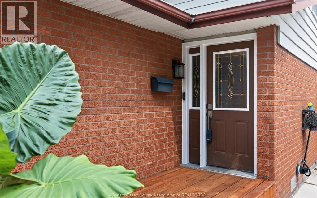 9535 Avery Lane Property Photo 5