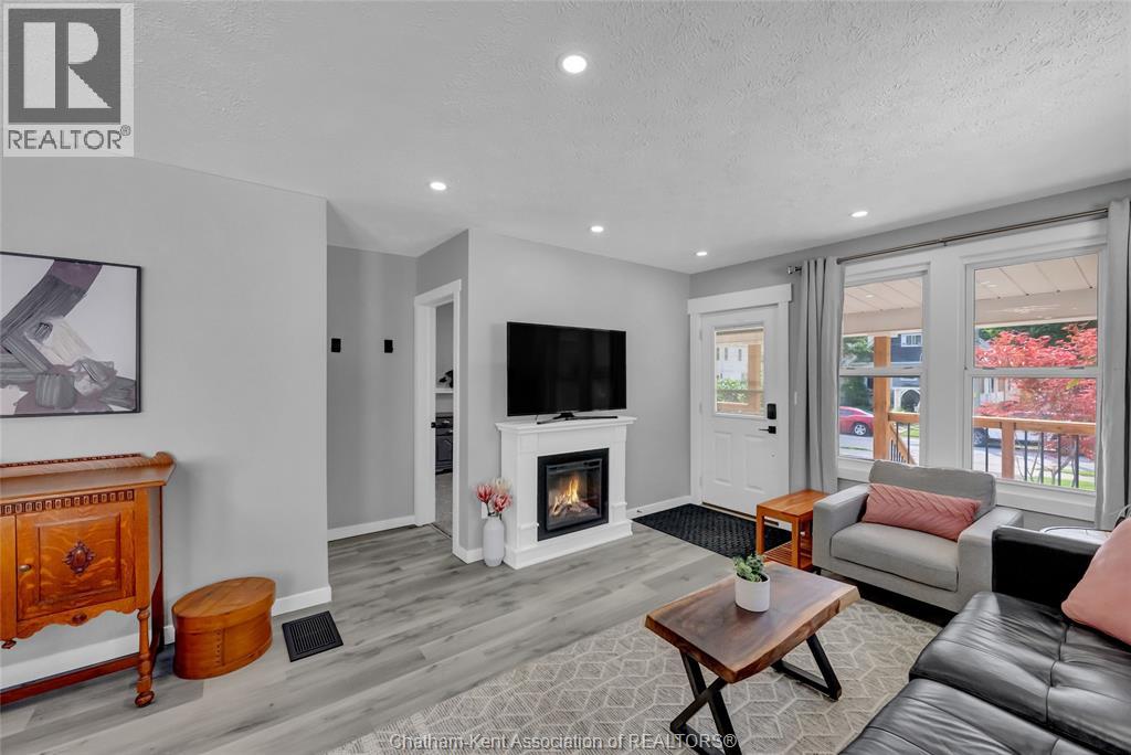 71 Forest Street Property Photo 4