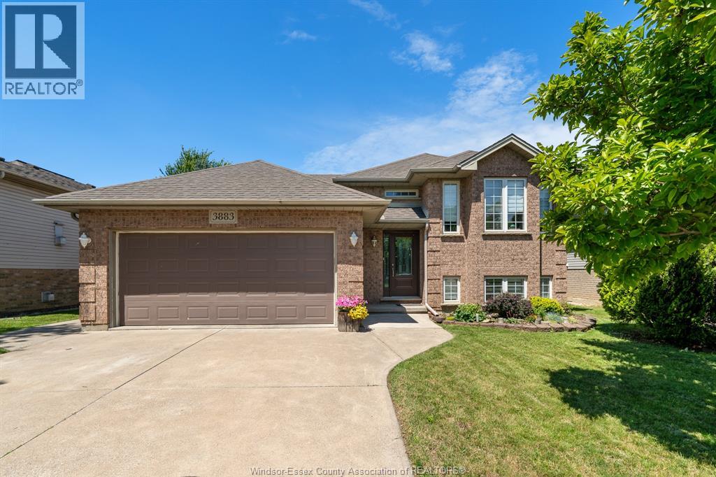 3883 Aristotle Crescent Property Photo 1