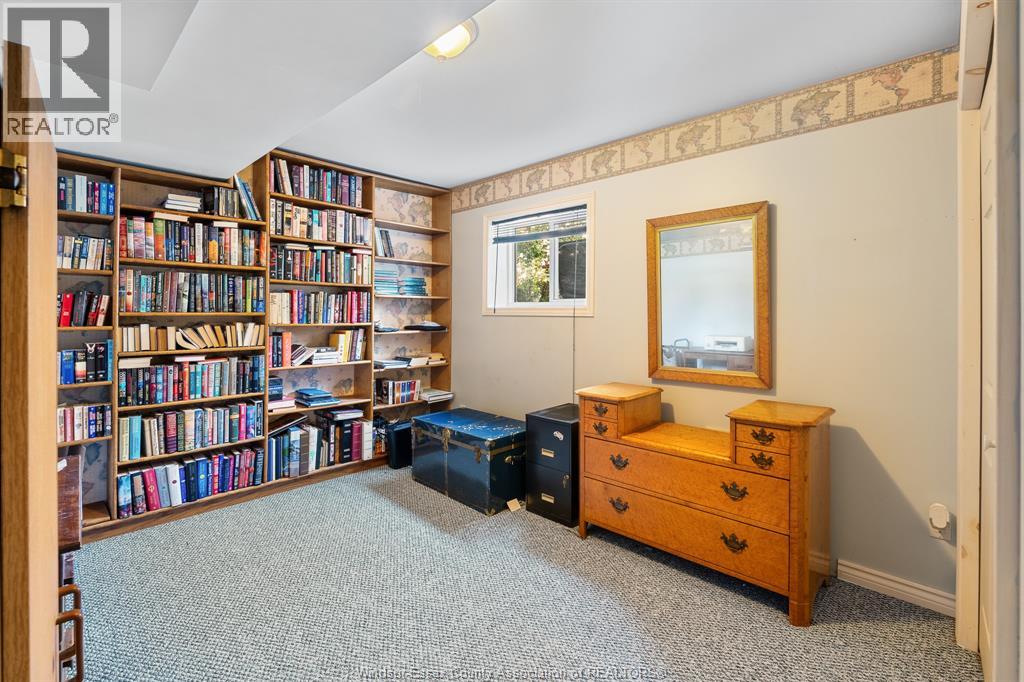 3883 Aristotle Crescent Property Photo 38