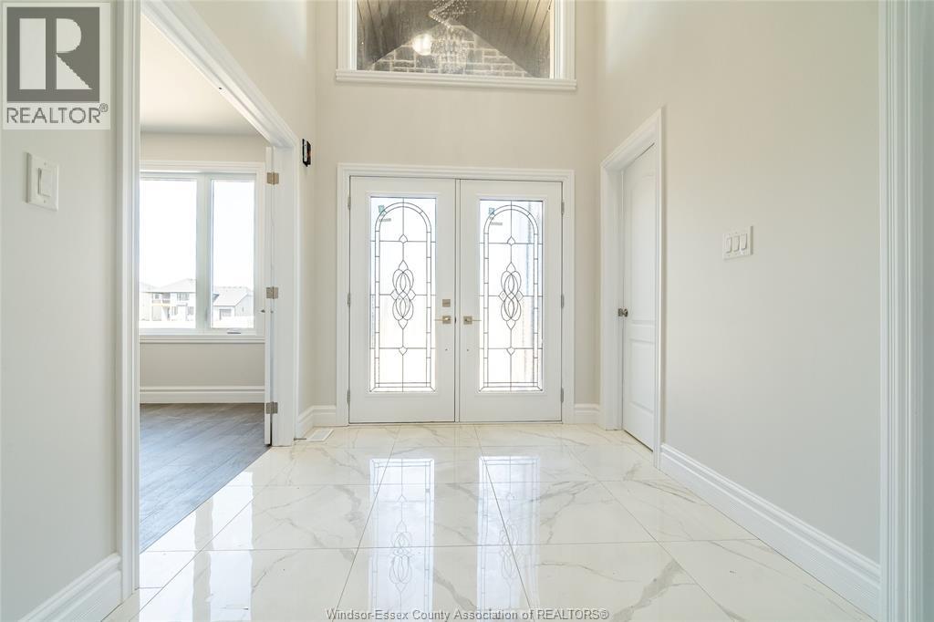189 Whelan Drive Property Photo 2