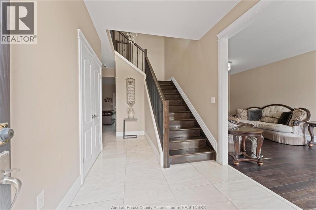 2276 Dandurand Property Photo 5