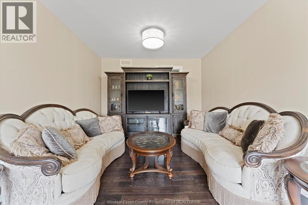 2276 Dandurand Property Photo 7