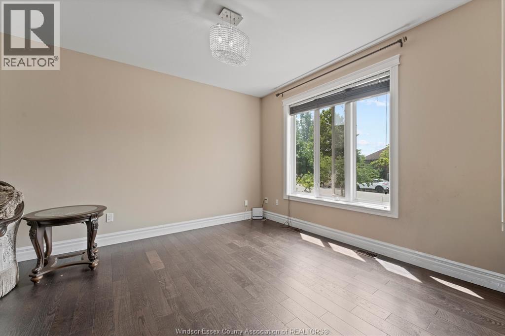 2276 Dandurand Property Photo 8