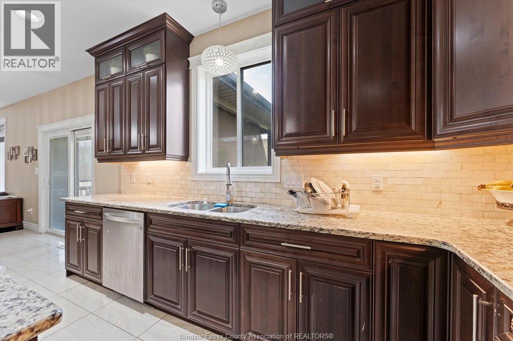 2276 Dandurand Property Photo 14