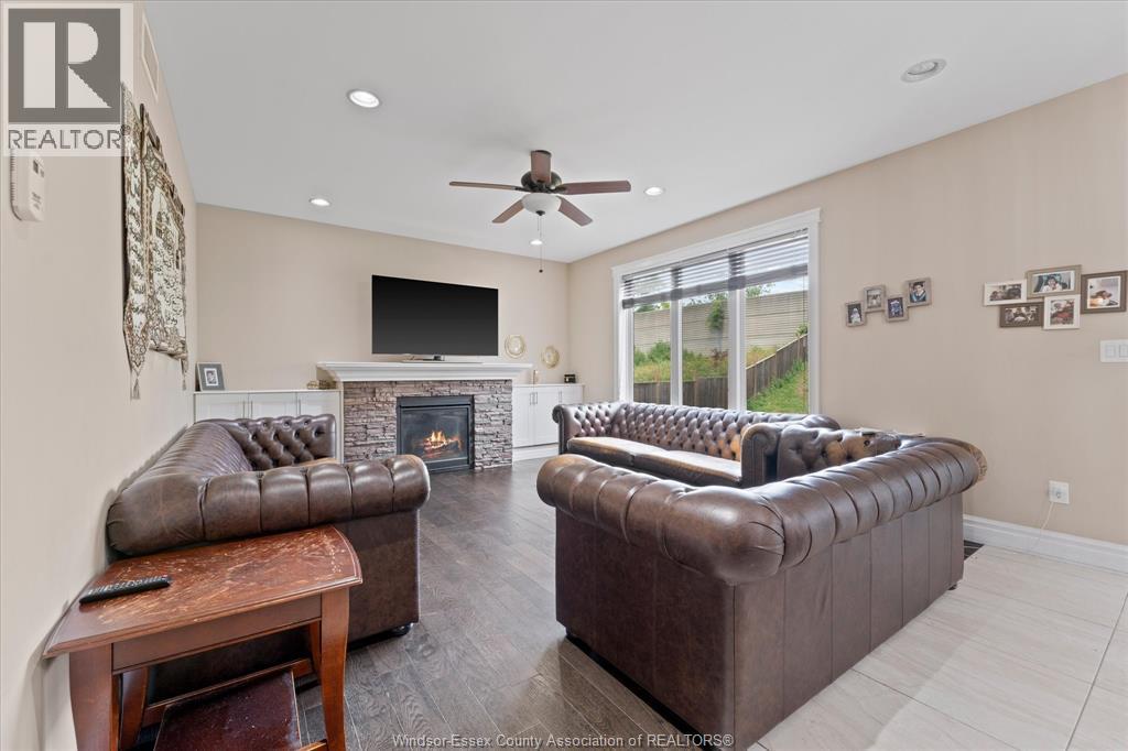 2276 Dandurand Property Photo 17