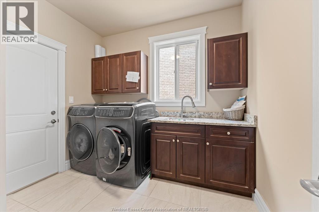 2276 Dandurand Property Photo 21