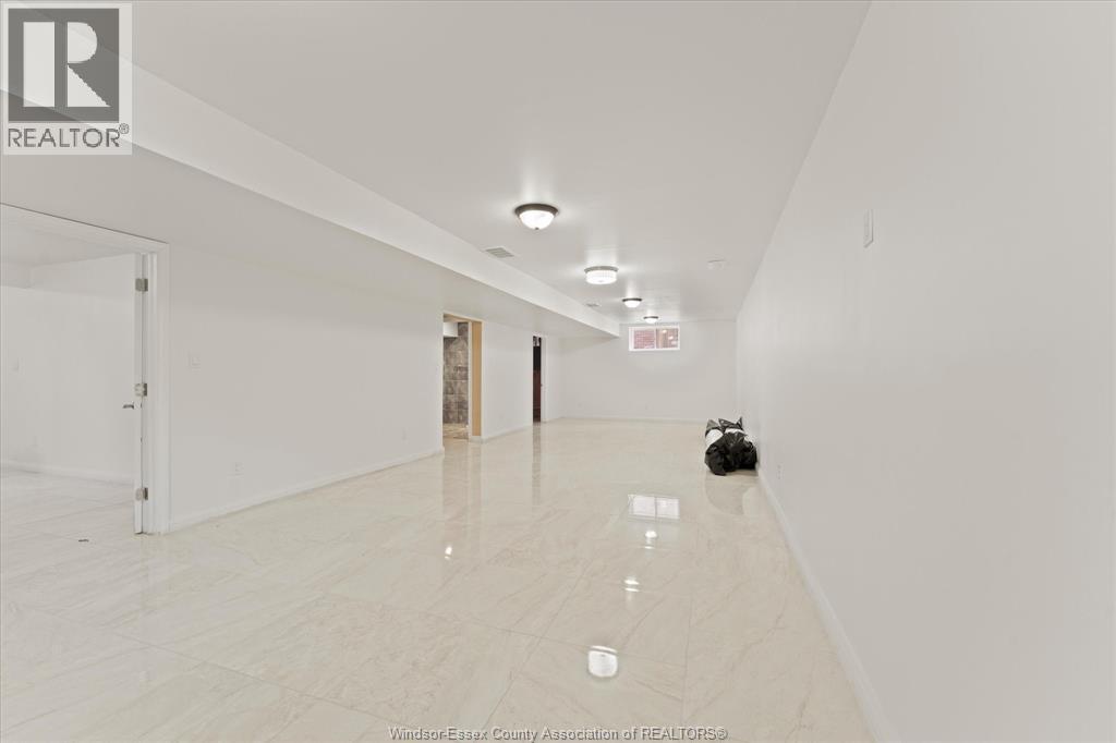 2276 Dandurand Property Photo 27