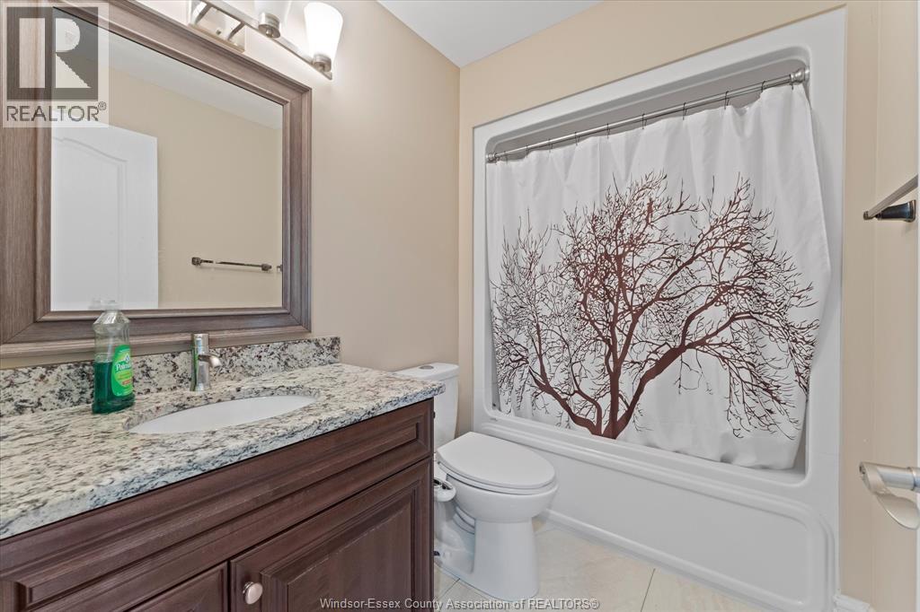 2276 Dandurand Property Photo 29