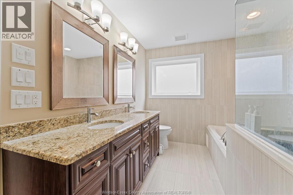 2276 Dandurand Property Photo 31