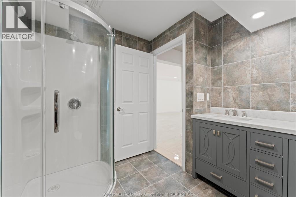 2276 Dandurand Property Photo 33
