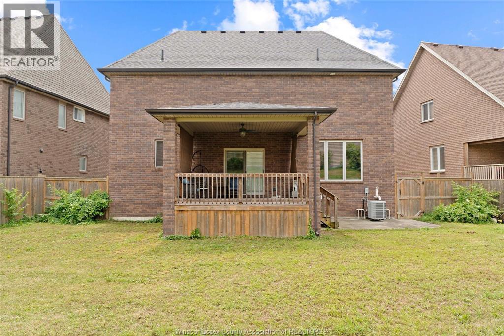 2276 Dandurand Property Photo 34