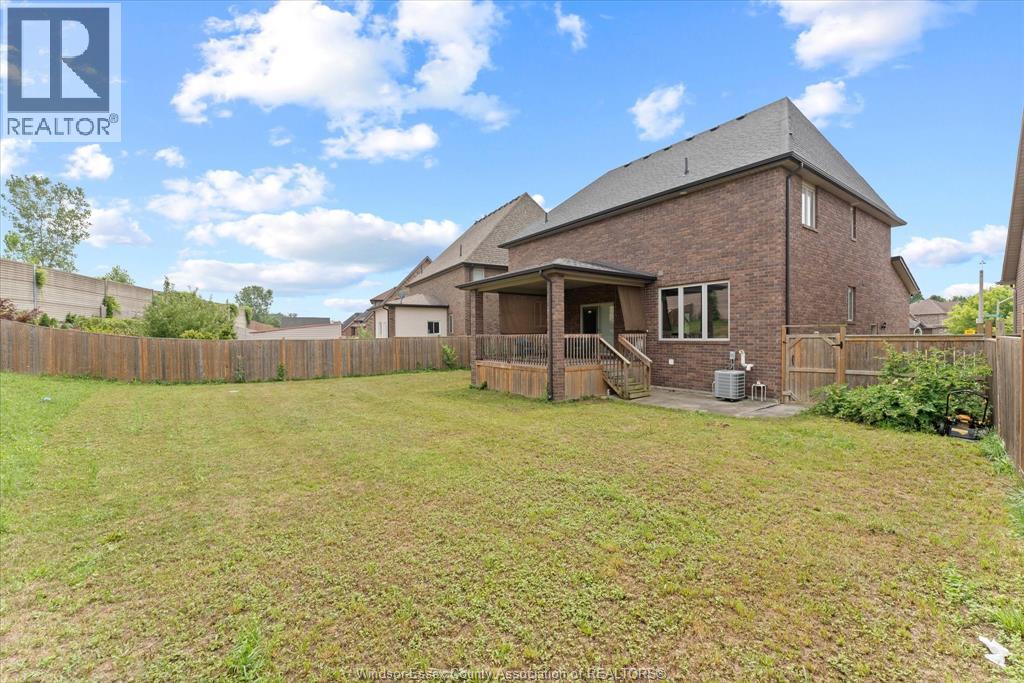 2276 Dandurand Property Photo 38