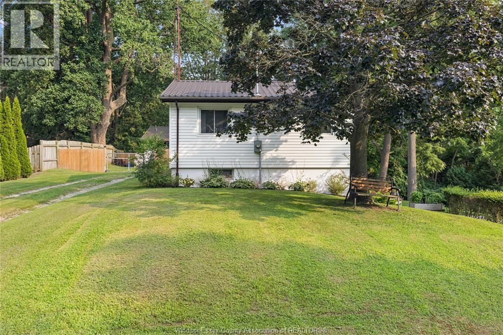 10 Oak Street Property Photo 2