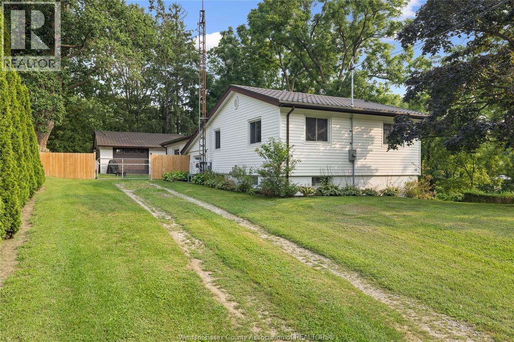 10 Oak Street Property Photo 3