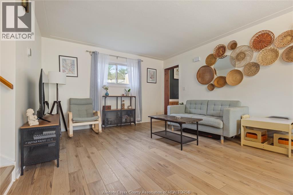 10 Oak Street Property Photo 7