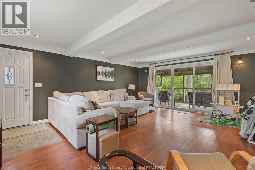 10 Oak Street Property Photo 8