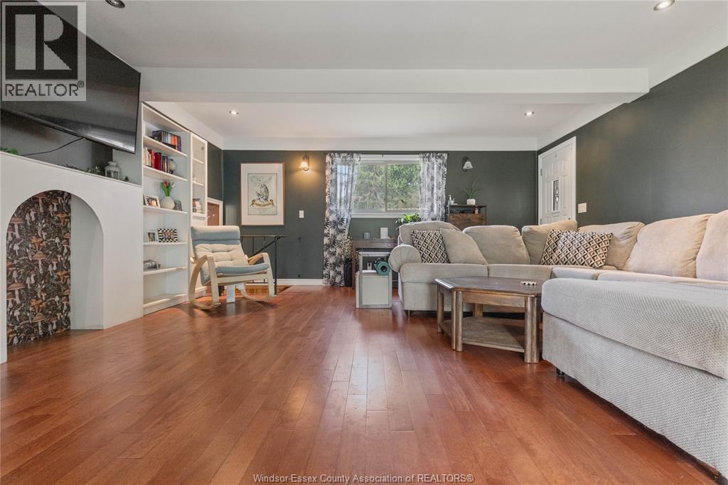 10 Oak Street Property Photo 10