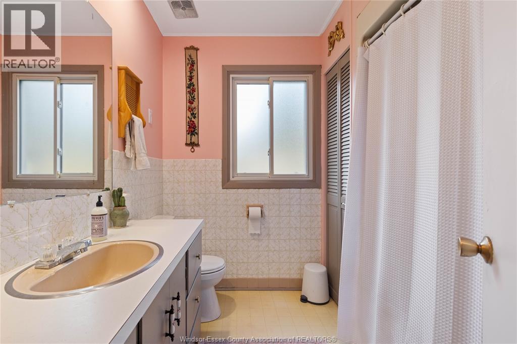 10 Oak Street Property Photo 15