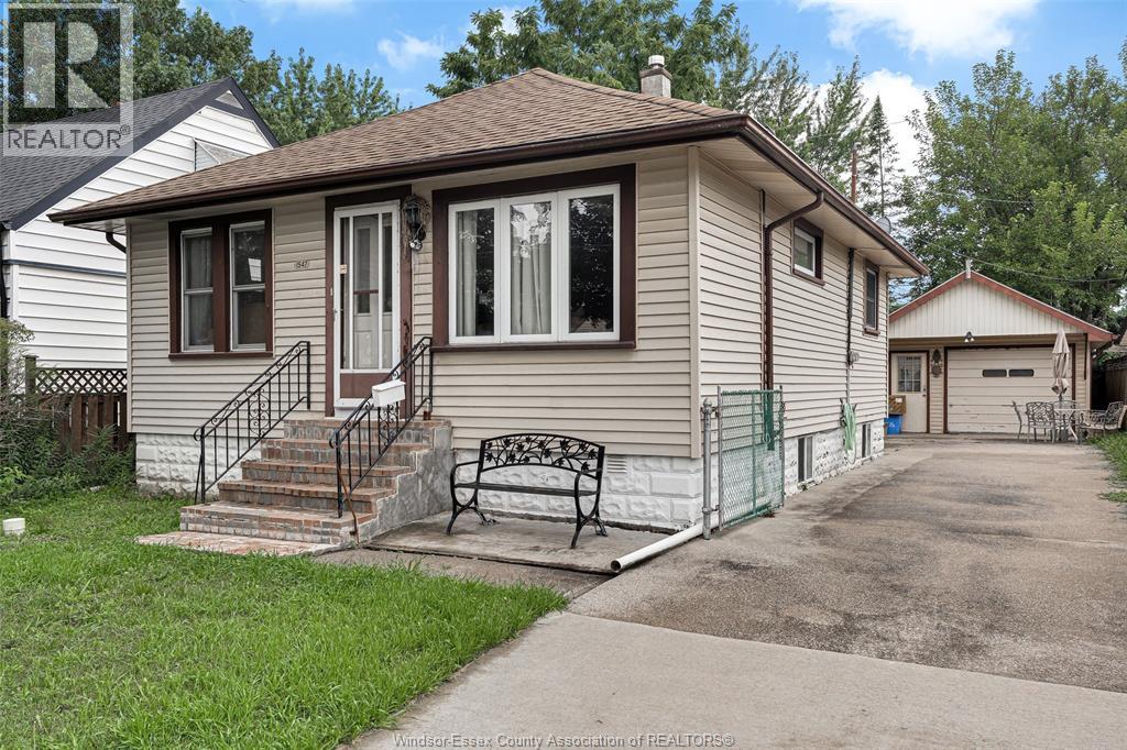 1547 ELLROSE AVENUE Property Photo 1