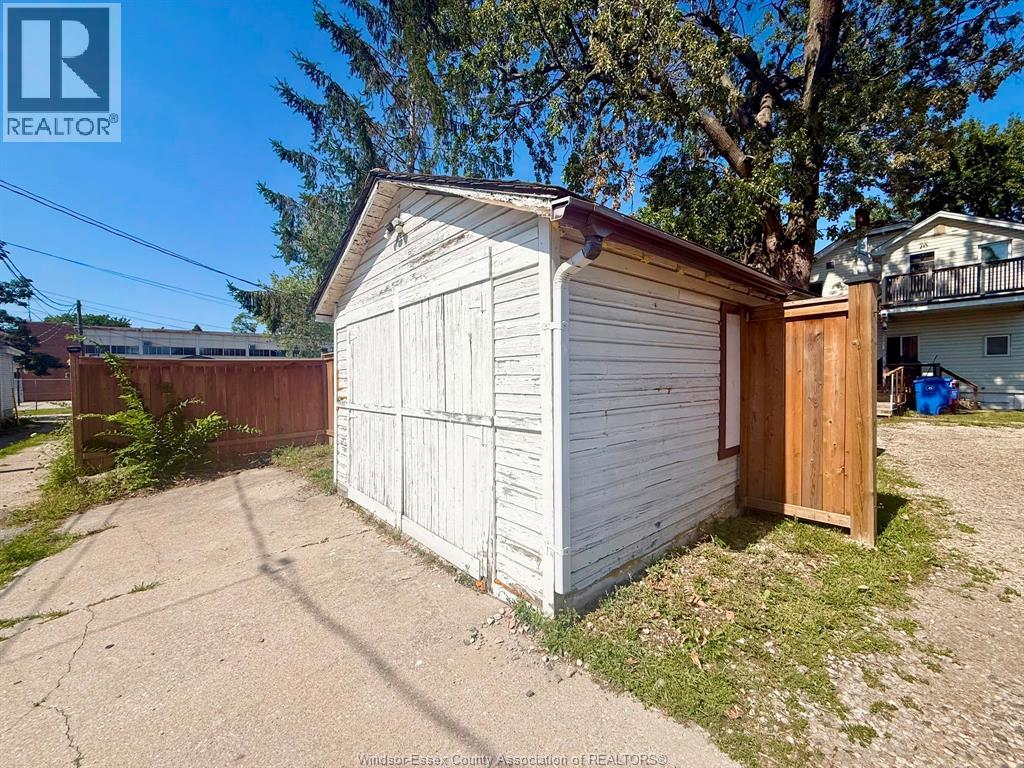 427 Cameron Property Photo 11